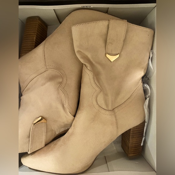 Brand New Suede Boots - Picture 4 of 4